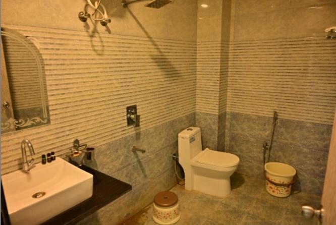 Hotel Raghuveer Inn By Bookingcare Sitapur Muafi Esterno foto
