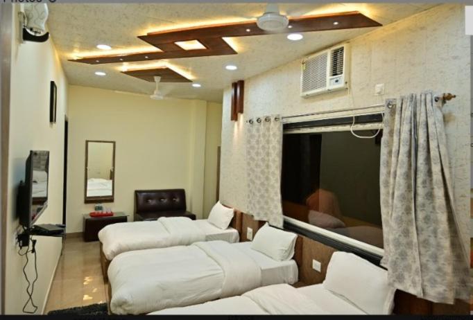 Hotel Raghuveer Inn By Bookingcare Sitapur Muafi Esterno foto