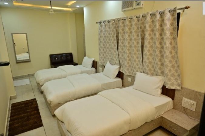 Hotel Raghuveer Inn By Bookingcare Sitapur Muafi Esterno foto